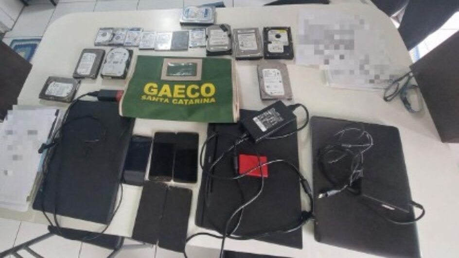 Gaeco cumpre sete mandados em Lages de busca e apreensão.