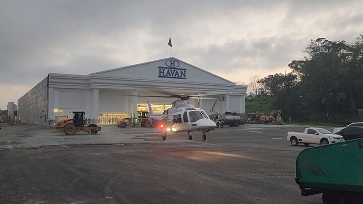 Sobrevoo de helicóptero na nova loja da Havan em Joinville (Foto: Aeroporto Joinville News/Chumbinho Aviação nas Nuvens)