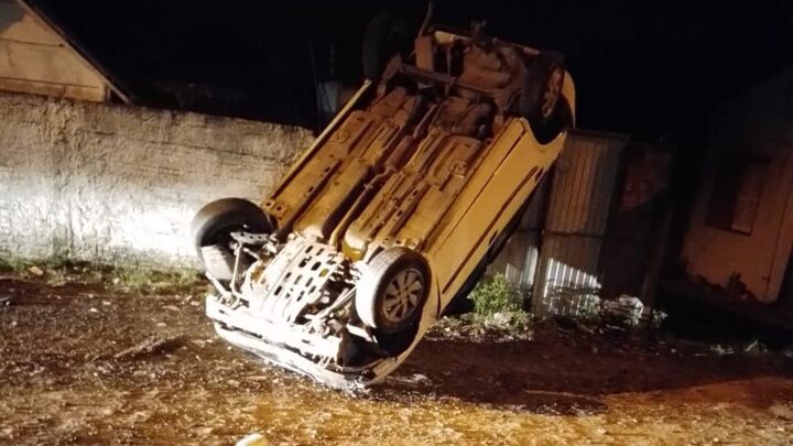 Homem é preso após roubar retroescavadeira e causar danos na cidade.
