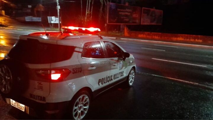 Homem rouba carro e é preso em Guaramirim.