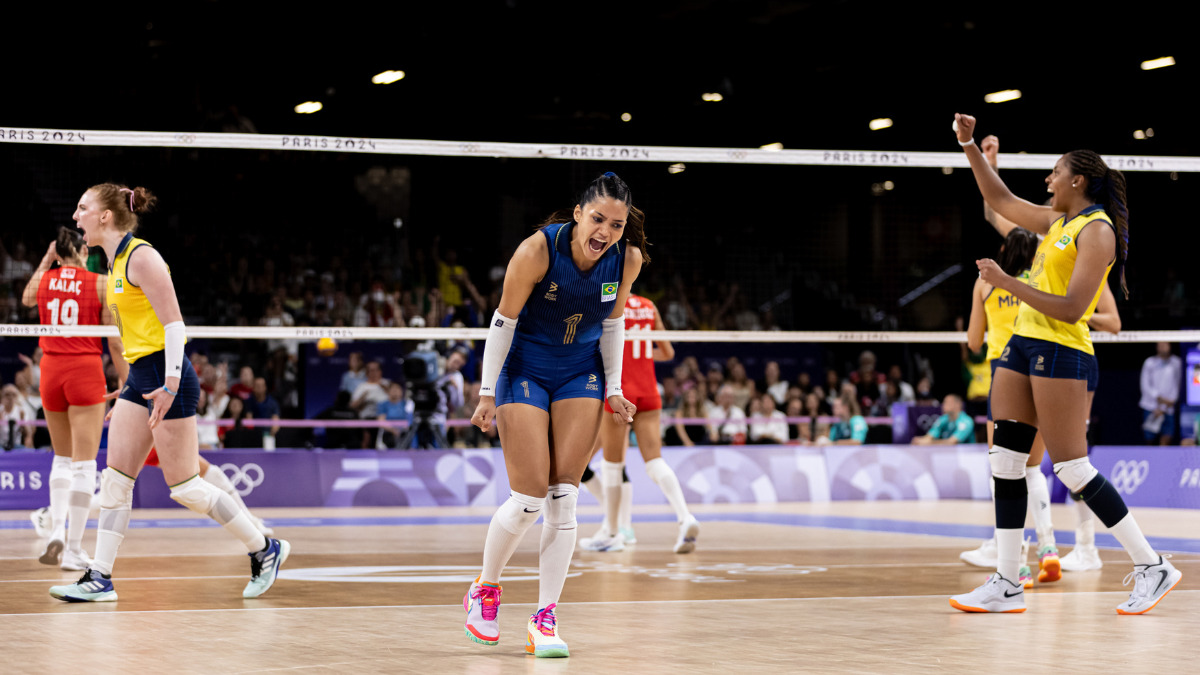 Jogadora de vôlei medalhista olímpica em Paris 2024 anuncia gravidez (2)