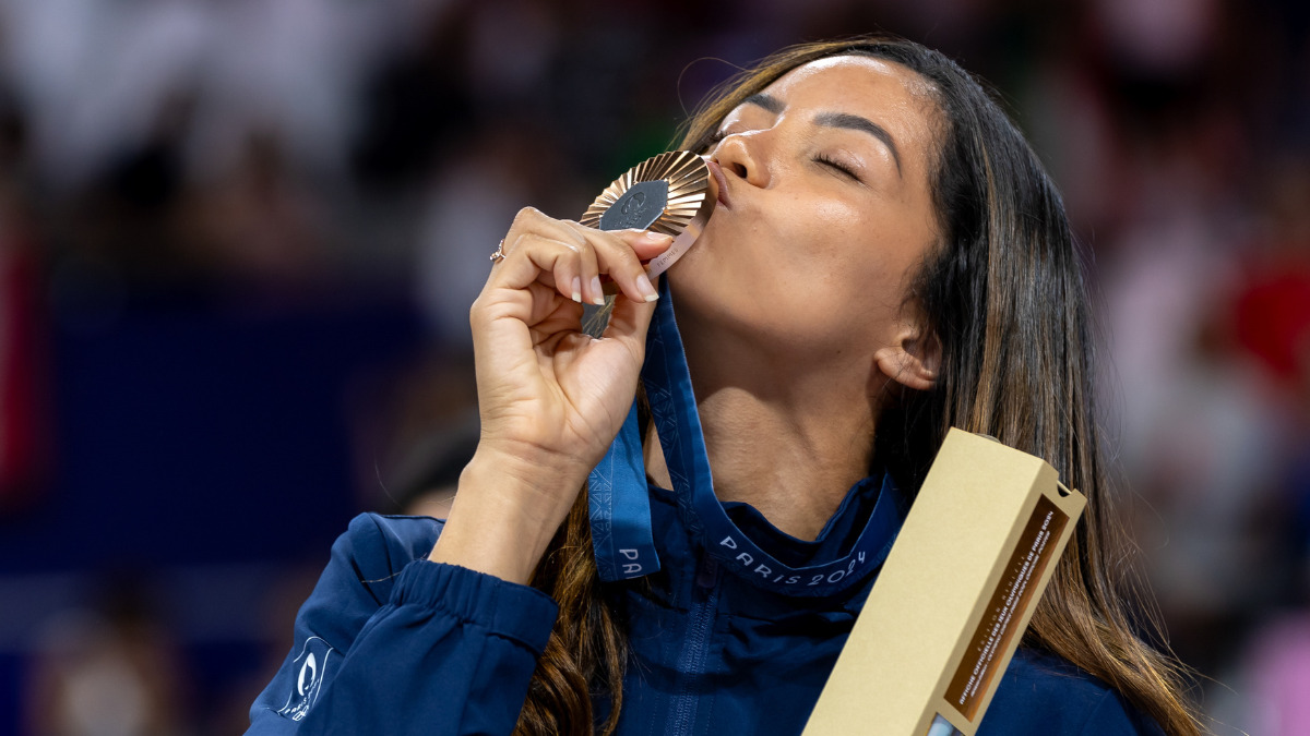 Jogadora de vôlei medalhista olímpica em Paris 2024 anuncia gravidez (2)