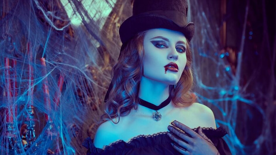 A maquiagem pode fazer toda a diferença na fantasia de Halloween (Imagem: Kiselev Andrey Valerevich | Shutterstock)
