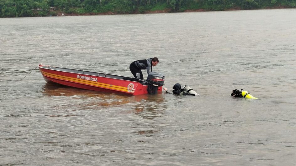 Motorista morre após cair de balsa na região Oeste de Santa Catarina.