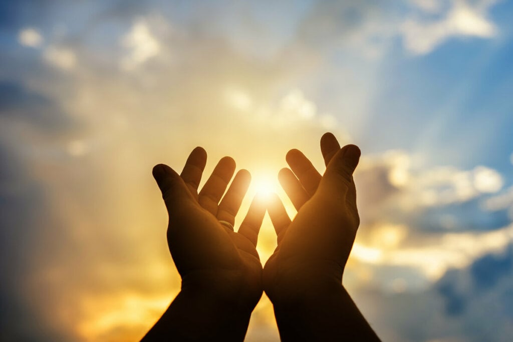 Orações a São Benedito rogam por proteção (Imagem: Love You Stock | Shutterstock)