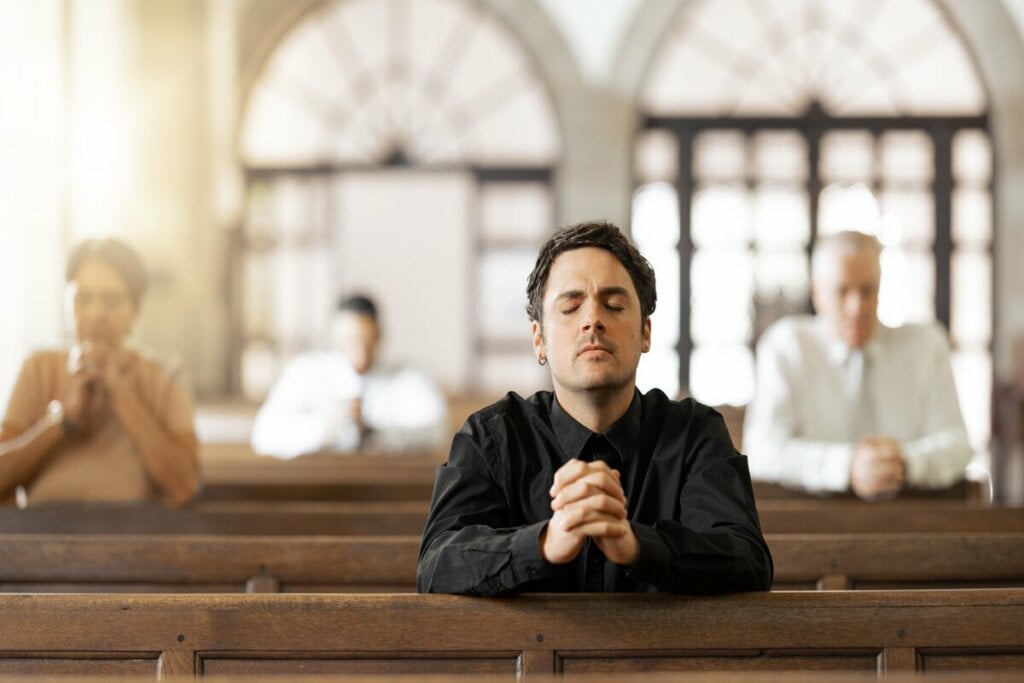 Orações a São Judas Tadeu rogam por sua intercessão em momentos difíceis (Imagem: PeopleImages.com – Yuri A | Shutterstock)