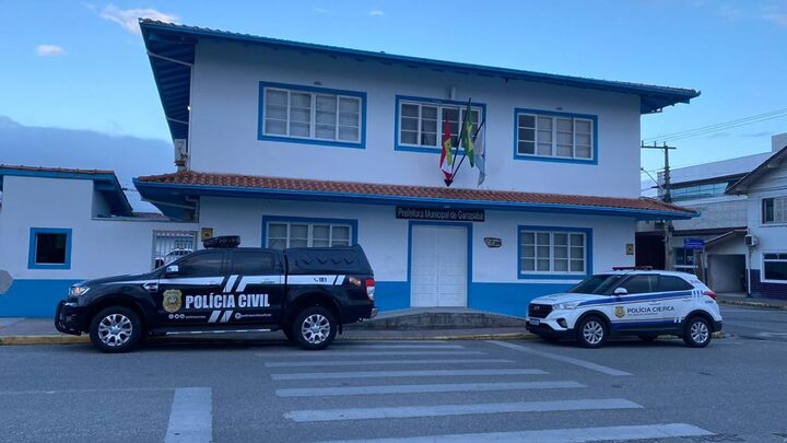 Prefeitura de Garopaba foi alvo de operação em SC.