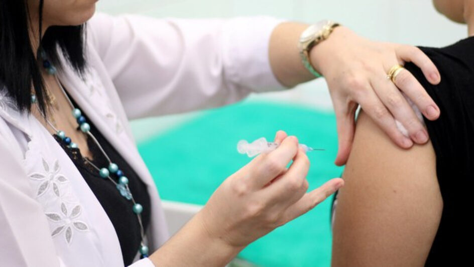 SC recebe novas doses da vacina contra Covid-19 após 3 meses sem receber lotes