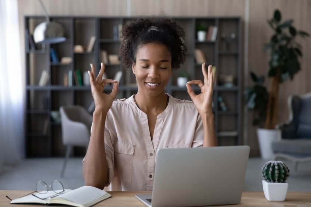 Inteligência emocional é uma capacidade importante no ambiente de trabalho (Imagem: fizkes | Shutterstock)