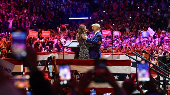 Trump lota o Madison Square Garden em NY e discursos racistas e contra imigrantes marcam a noite