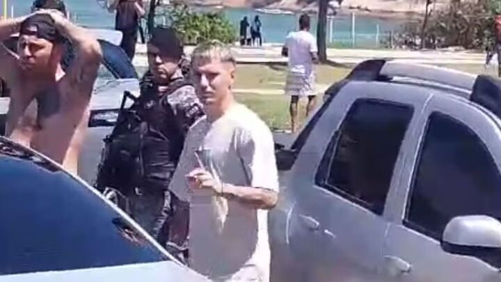 Varela durante abordagem policial (Foto: X, Reprodução)