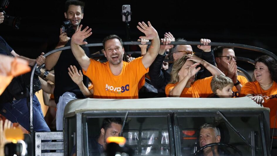 Prefeito reeleito foi às ruas para comemorar (Foto: Redação AN)