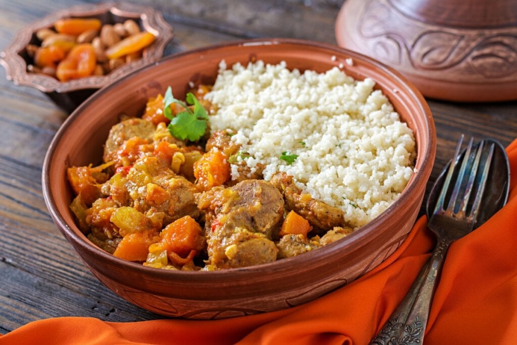 Carne com abóbora (Imagem: Timolina | Shutterstock)