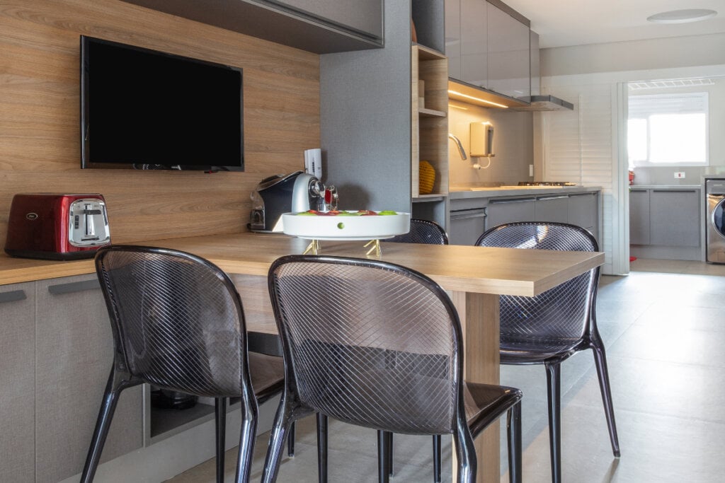 O estilo e as cores da copa podem variar de acordo com o gosto dos moradores (Projeto: Dantas & Passos Arquitetura | Imagem: Maura Mello)