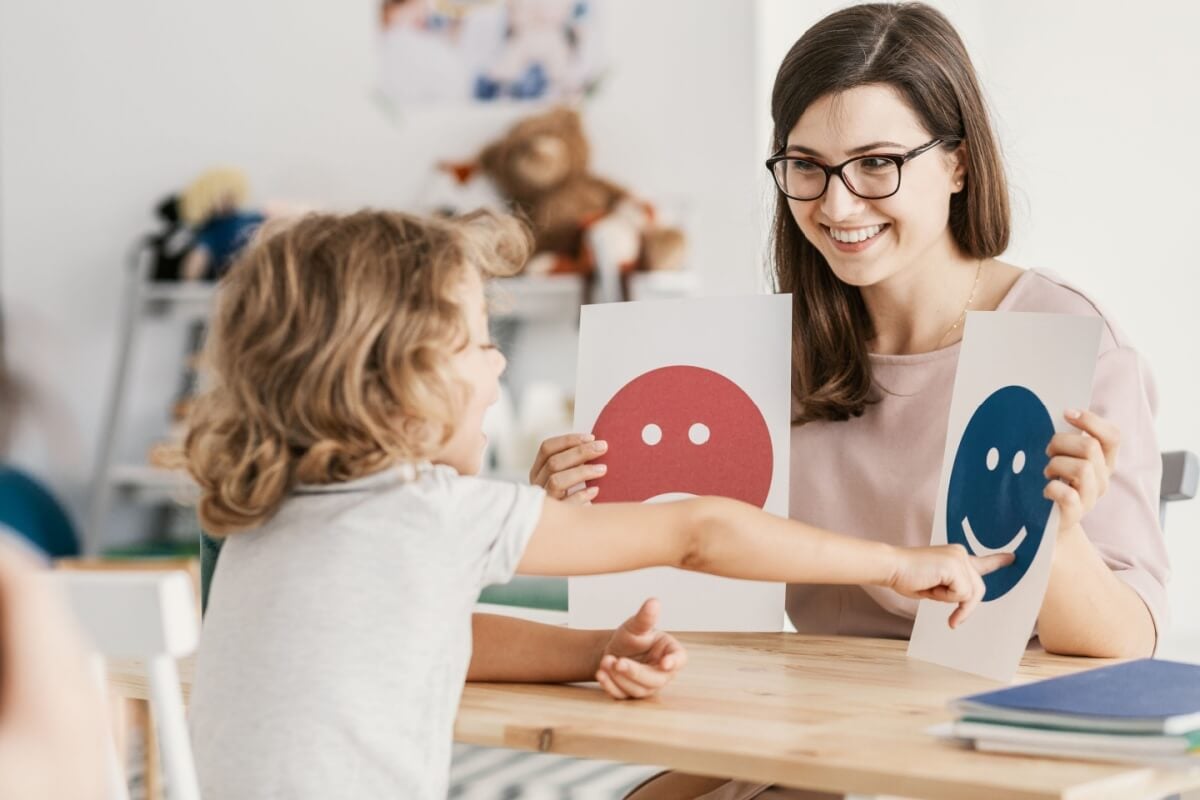 As crianças também podem necessitar de ajuda psicológica para lidar com as suas emoções (Imagem: Ground Picture | Shutterstock)