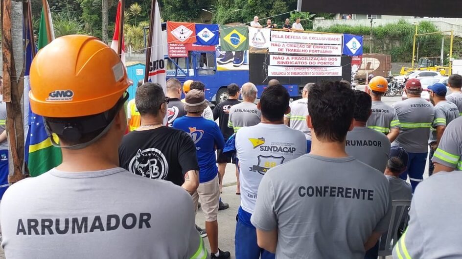 Porto de São Francisco do Sul com trabalhadores em greve (Foto: Divulgação)