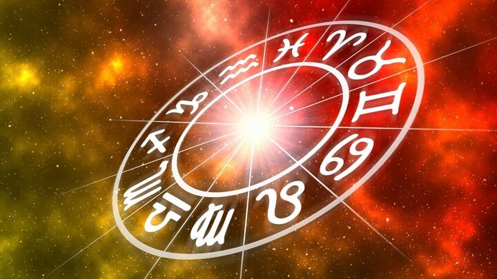 A energia dos astros poderá interferir nas emoções dos nativos nesta sexta-feira (Imagem: andriano.cz | Shutterstock)