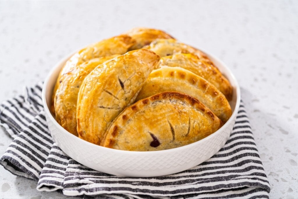 Pasteizinhos ajudam a atrair amor e amizade no Halloween (Imagem: Arina P Habich | Shutterstock)