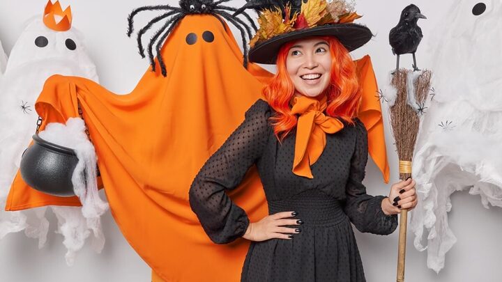 Escolha fantasias divertidas e alegres para curtir o Halloween (Imagem: Wayhome Studio | Shutterstock)