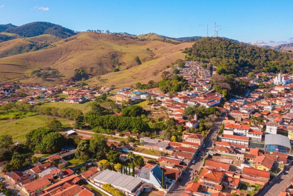Atra&ccedil;&otilde;es culturais tamb&eacute;m completam o roteiro em S&atilde;o Bento do Sapuca&iacute; (Imagem: Samuel Ericksen | Shutterstock)