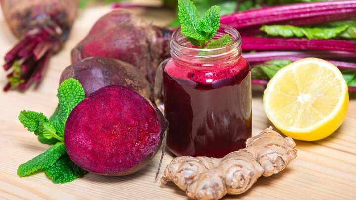 Suco de beterraba com gengibre e limão (Imagem: xamnesiacx84 | Shutterstock)