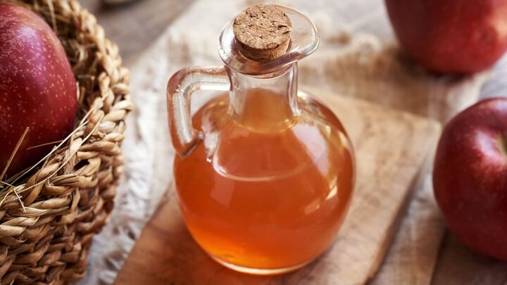 O armazenamento correto do vinagre é importante para proteger a saúde (Imagem: Madeleine Steinbach | Shutterstock)