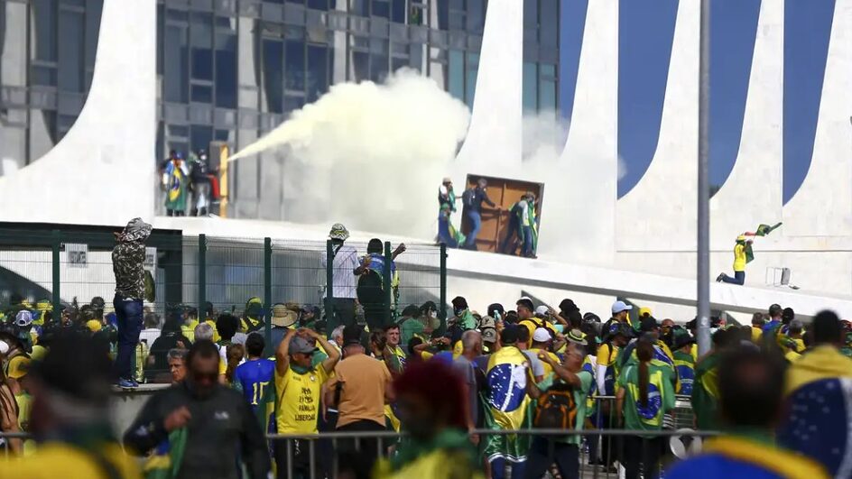 Atos golpistas de 8 de janeiro