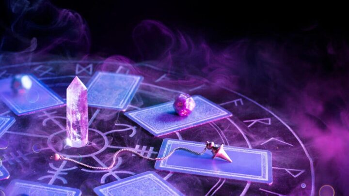 Cada signo tem características e energias predominantes que podem ser entendidas com as cartas do tarô (Imagem: Romolo Tavani | Shutterstock)