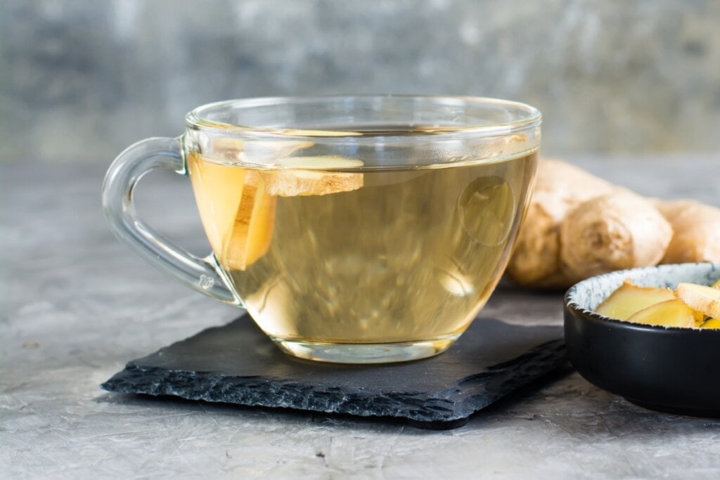 Ch&aacute; de marcela com gengibre (Imagem: Rui Elena | Shutterstock)