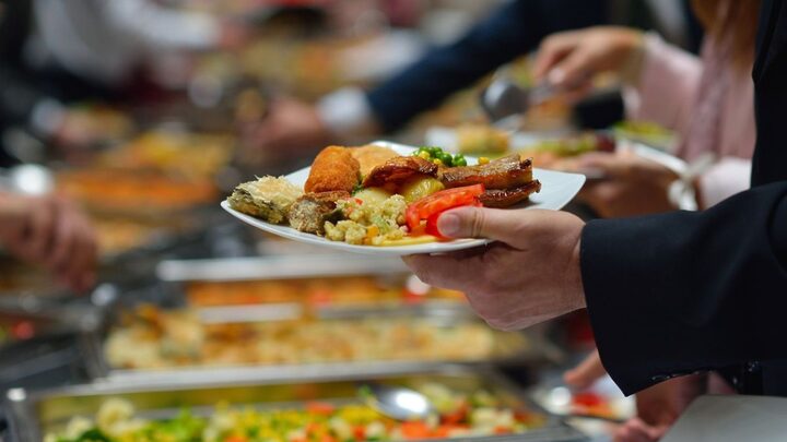 Gastronomia corporativa pode influenciar os hábitos alimentares dos funcionários.