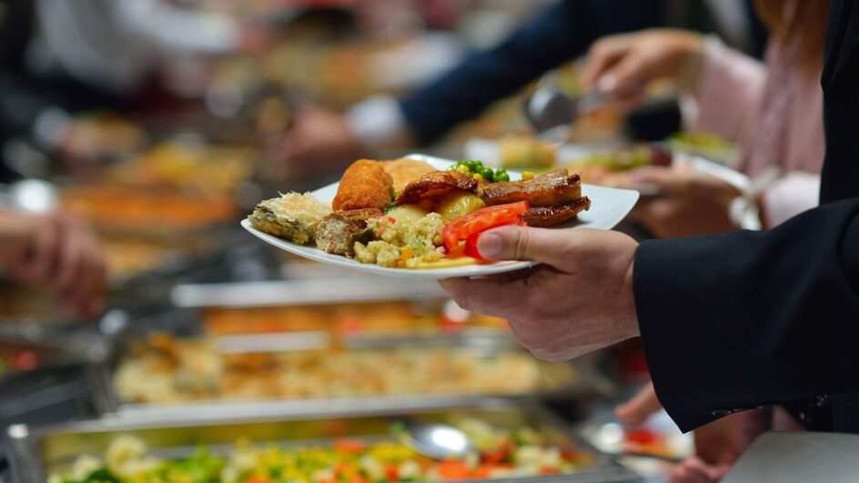 Gastronomia corporativa pode influenciar os hábitos alimentares dos funcionários.
