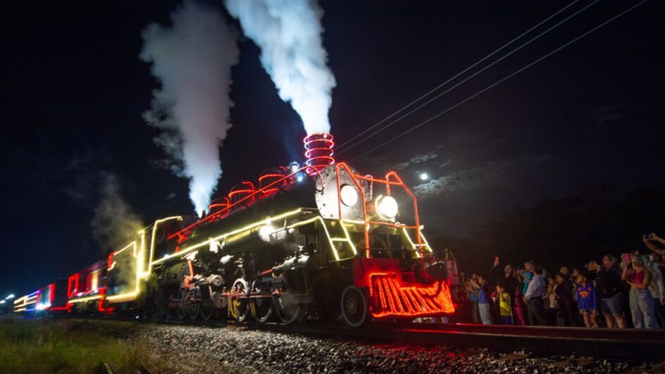 Maria Fumaça iluminada de Natal vai passar por Joinville (Foto: Rumo, Divulgação)