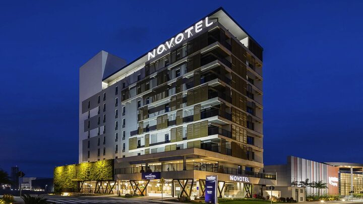 Se você já se hospedou em um hotel da marca Ibis no Brasil, provavelmente esteve em um dos estabelecimentos administrados por uma empresa de Joinville. Com 75 hotéis em operação e quase 12 mil quartos, a Atrio Hotel Management se consolida como a terceira maior operadora hoteleira do país.