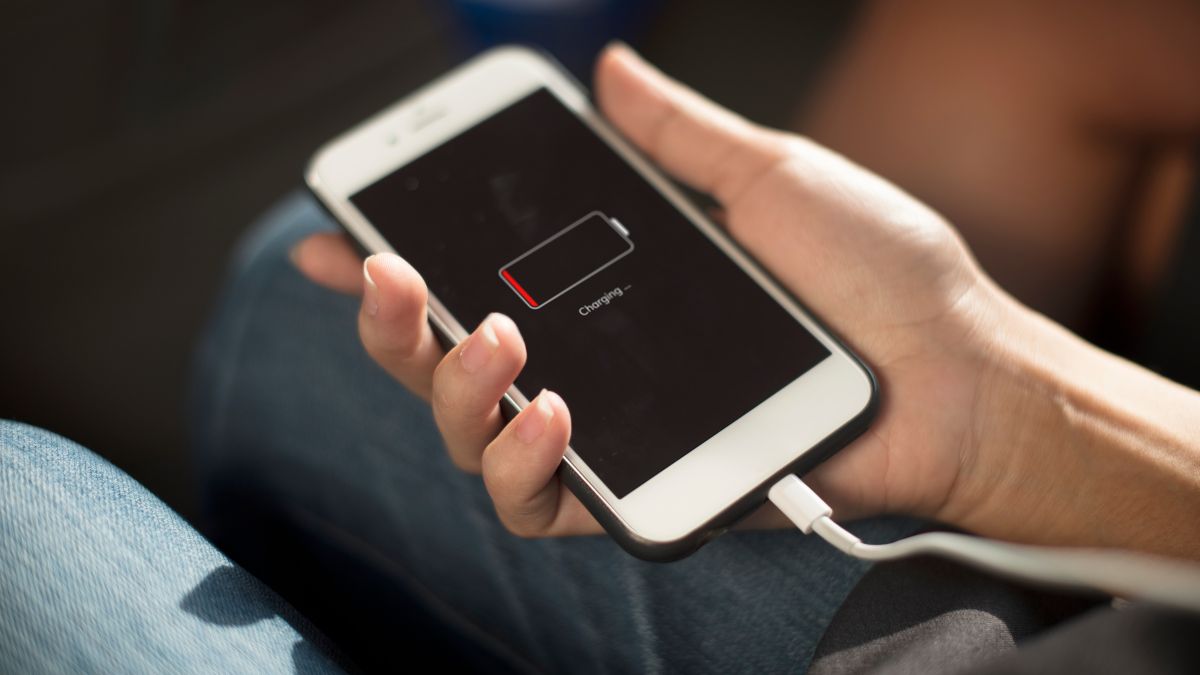 Bateria do celular pode desviciar? O que dizem especialistas.