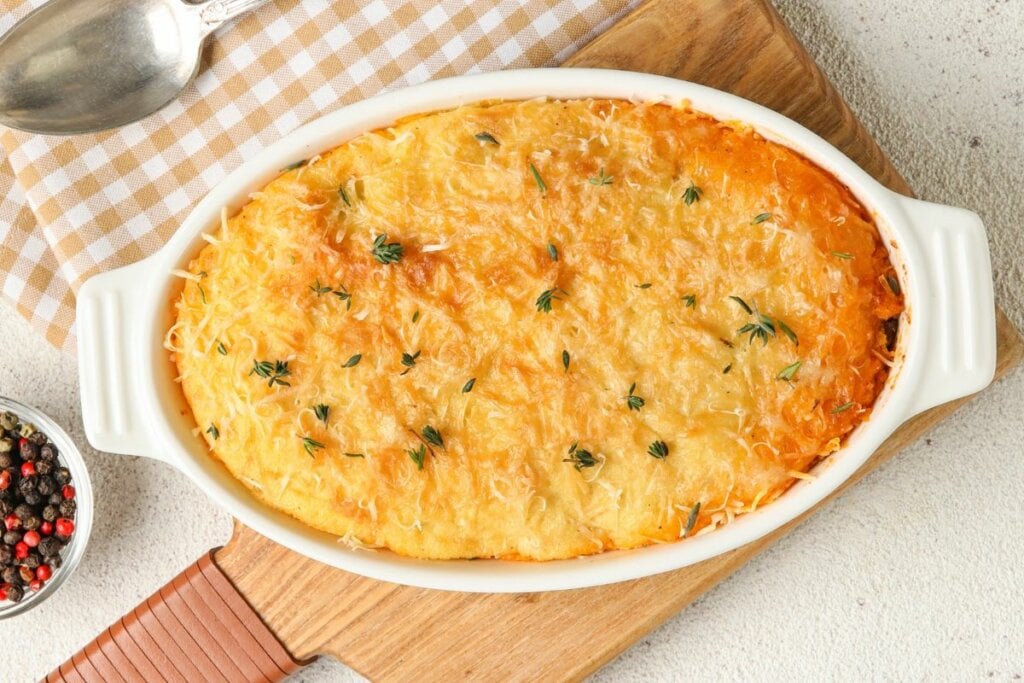 Escondidinho de frango com batata (Imagem: Pixel-Shot | Shutterstock)