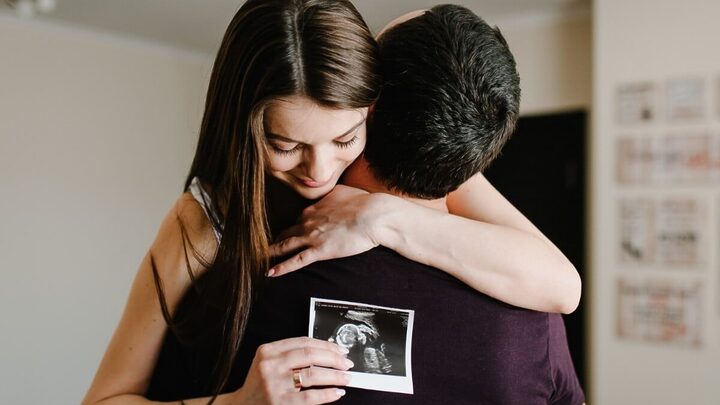 Adotar alguns hábitos saudáveis e seguir algumas orientações pode aumentar as chances de fertilidade (Imagem: Sergii Sobolevskyi | Shutterstock)