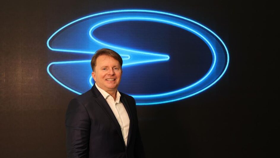 Elon Musk brasileiro vai lançar carro em 2026.