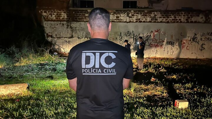 Assassinado a pedradas e tijoladas, homem ainda não foi identificado.