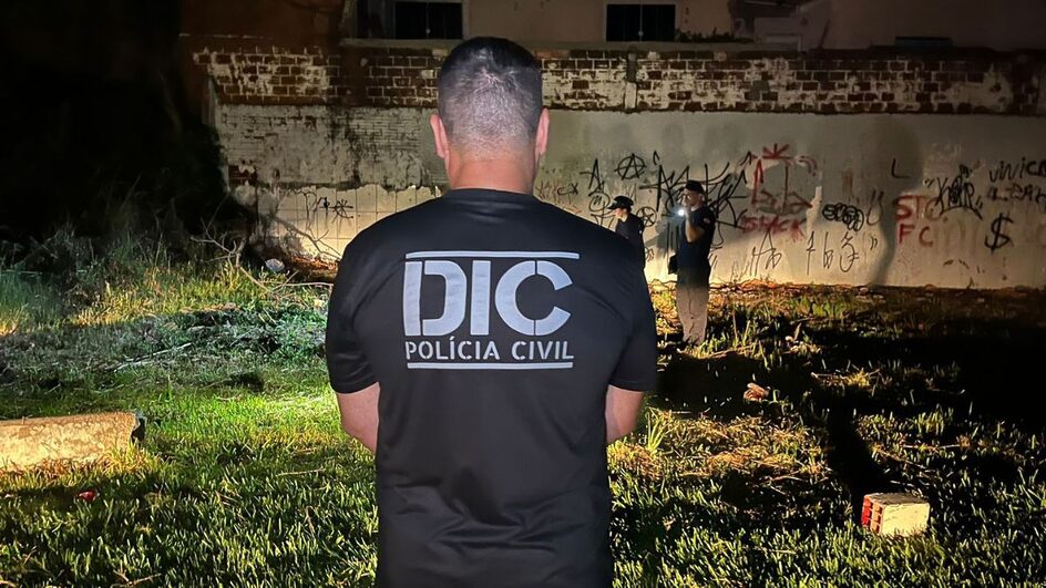 Assassinado a pedradas e tijoladas, homem ainda não foi identificado.