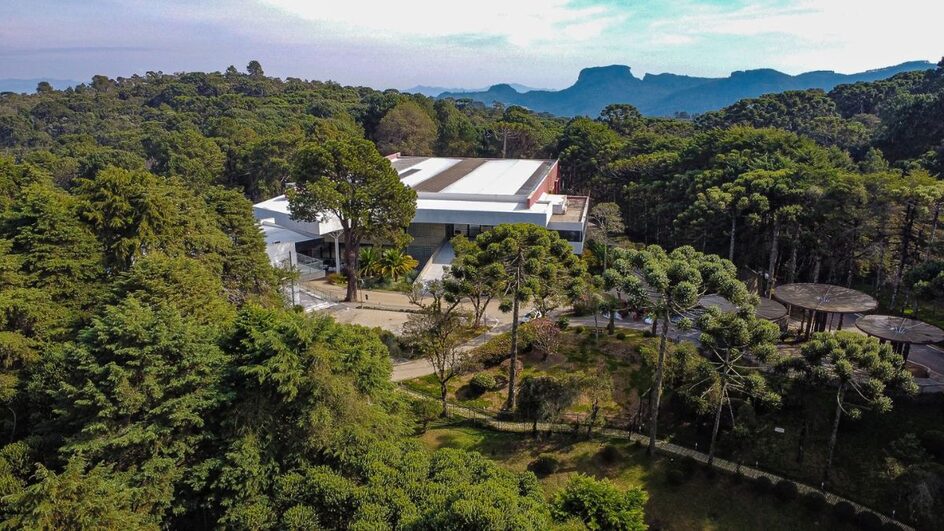 Museu de carros promete ser o maior e melhor do Brasil.
