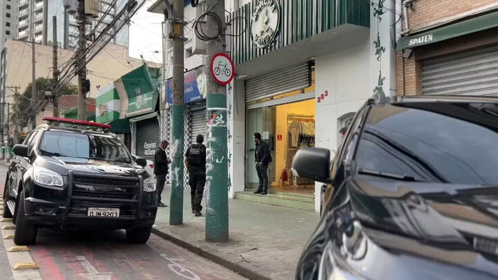 Polícia realiza operação na sede da torcida organizada do Palmeiras