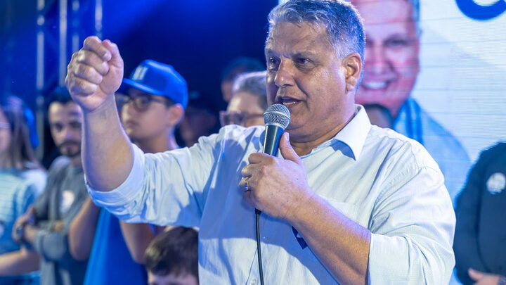 Prefeito reeleito de prefeitura do Sul de SC é afastado do cargo por suspeita de marketing irregular