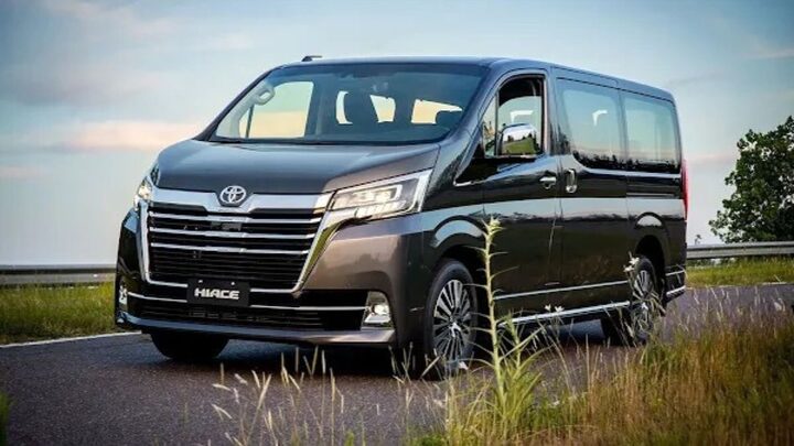 Toyota Hiace é a "nova Kombi" do Brasil.