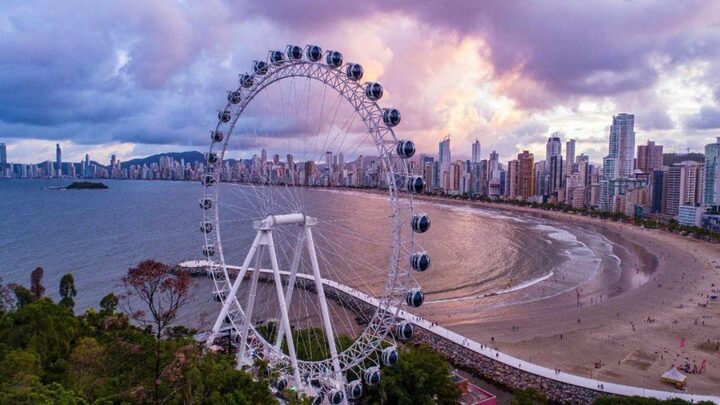 Roda-gigante em Balneário Camboriú.