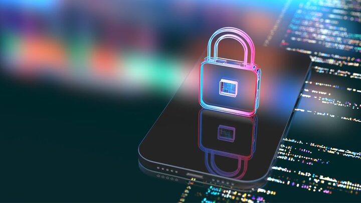 Recursos de segurança em celulares reforçam proteção do aparelho.