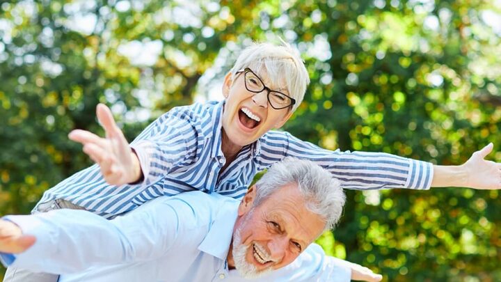 Com hábitos saudáveis é possível envelhecer com qualidade de vida (Imagem: pics five | Shutterstock)