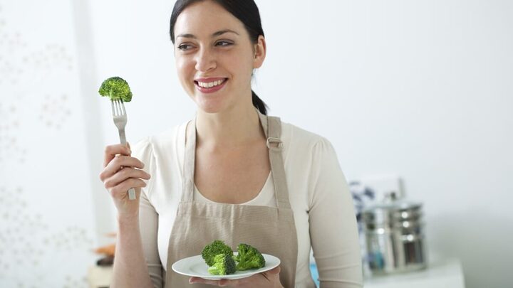 Incorporar o brócolis à dieta diária é um investimento na sua saúde (Imagem: Image Point Fr | Shutterstock)