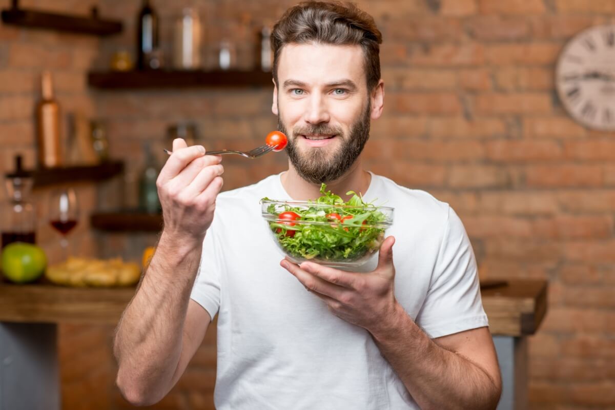 O cuidado com a saúde é importante para a prevenção de doenças (Imagem: RossHelen | Shutterstock)