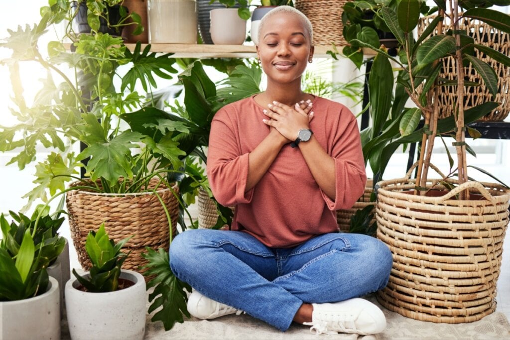 O mindfulness pode ajudar a incorporar mais gentileza na rotina (Imagem: PeopleImages.com – Yuri A | Shutterstock)