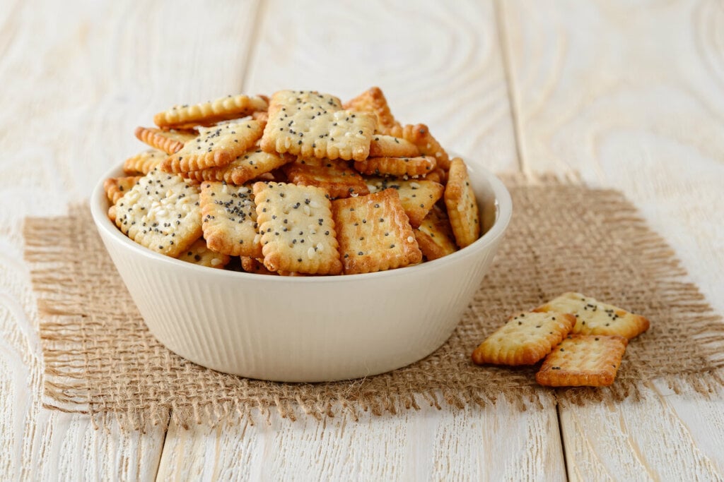 Biscoitos ricos em sementes ajudam a aumentar a saciedade durante o exame (Imagem: Maryia_K | Shutterstock)